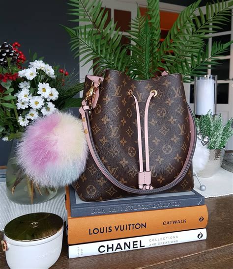 louis vuitton buy sell chat|louis vuitton contact email.